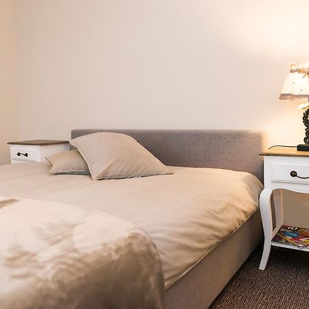 Cozy Apartment In سيسيس المظهر الخارجي الصورة